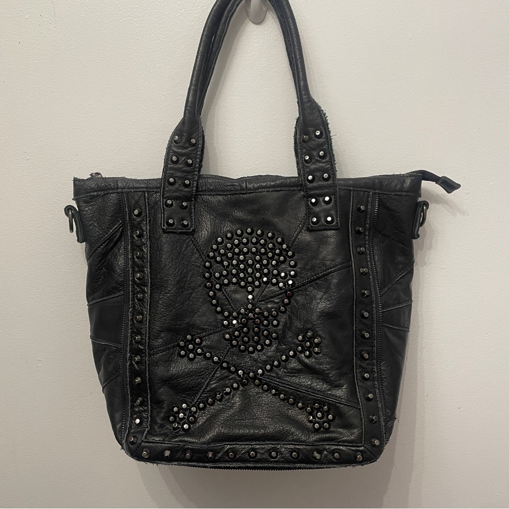 QMetal Amerileather Crossbones Tote Bag Skull studs